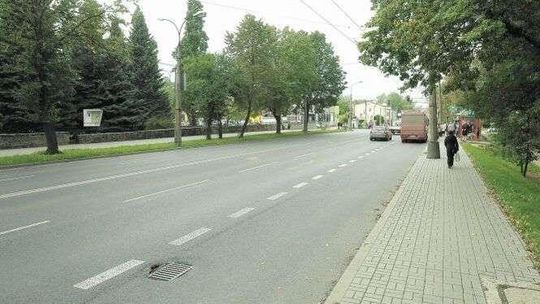 Rozkopana jezdnia i brak świateł. Szykują się spore utrudnienia na skrzyżowaniu