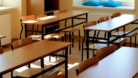 Różowy, dla niektórych prawie tęczowy. Kolorowych piątków już więcej w tej szkole nie będzie