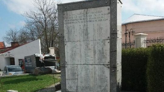 Rozpoczął się remont pomnika ułanów w Kraśniku