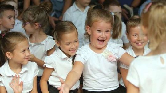 Rozpoczął się rok szkolny 2015/16. Kiedy wolne dni dla uczniów? (kalendarz)