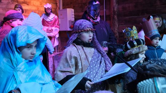 Rozpoczęli od mszy i kolęd w szopce. Potem Wigilia Starego Miasta [zdjęcia]