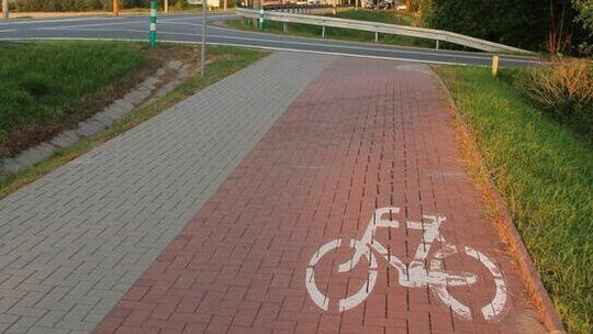Ruchliwa trasa bez pobocza. Jest szansa na ścieżkę dla rowerzystów 