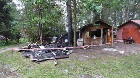 Rudka Starościańska: Spłonęła kapliczka i domek letniskowy
