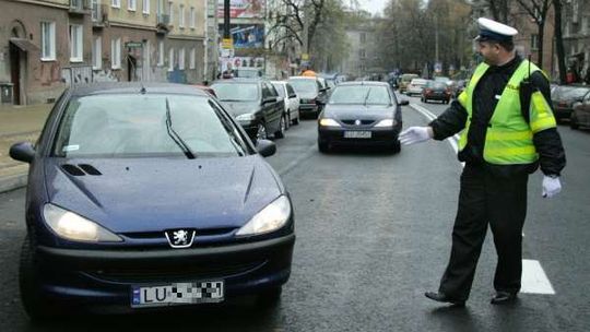 Rusza akcja \"Znicz 2012\". Będą wzmożone kontrole na drogach