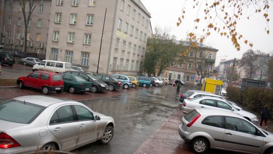 Rusza budowa biurowca przy Lipowej. Koniec placu przy \"Koziołku”