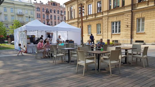 Rusza plenerowa kawiarnia na pl. Litewskim