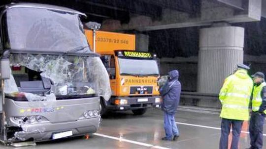 Rusza proces w sprawie wypadku autokaru pod Berlinem. 14 osób zginęło