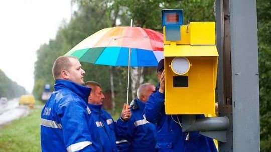 Ruszył montaż nowych fotoradarów - do końca roku będzie ich prawie 400