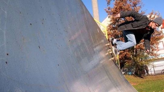Ruszyły wakacyjne remonty w Świdniku. Skatepark będzie oświetlony