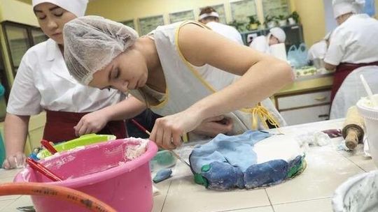 Ryby z ciasta, ośmiornice z marcepanu. Turniej piekarski i cukierniczy w Lublinie