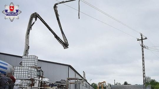 Ryki: Wylewał beton z betoniarki, poraził go prąd. 42-latek w szpitalu