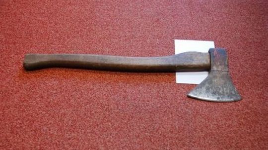 Ryki: Z siekierą na policjantów