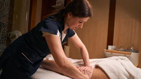 Rynek wellness rośnie, a masażyści wciąż są potrzebni. Jak wejść do tej branży?