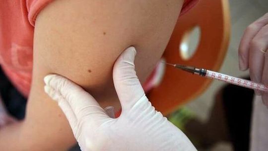 Rząd sypnie kasą gminom, gdzie zaszczepi się najwięcej osób