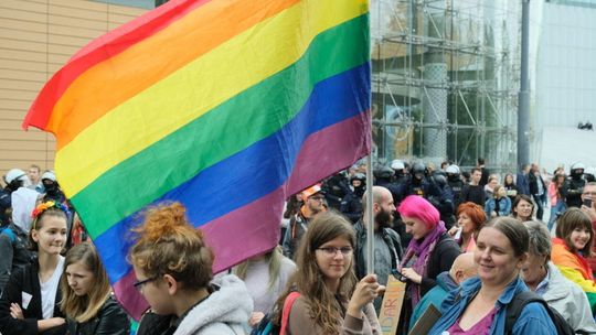 Rzecznik Praw Obywatelskich zaskarżył uchwały przeciwko „ideologii LGBT” do sądu