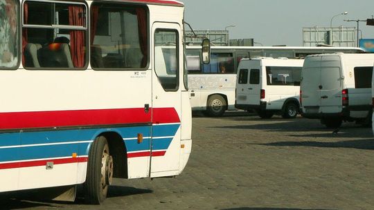 "Rzeczywistość obnażyła populizm tej ustawy". Radny pyta gdzie są te tłumy pasażerów