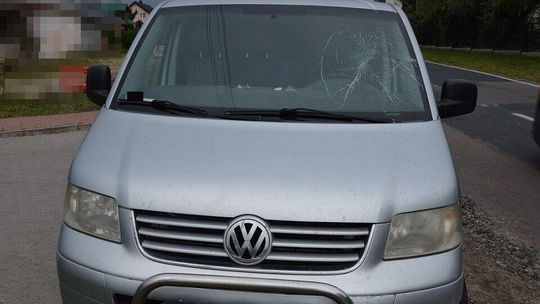 Rzucał w samochody kamieniami. Był kompletnie pijany 