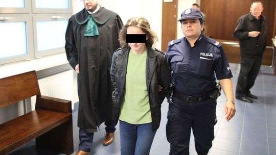 Rzuciła się z nożem, dźgała brata w szyję. W sądzie oboje płakali. "Nie mam do niej żalu"