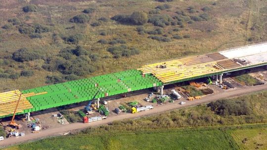S17: Estakada nad Bystrzycą nabiera kształtu