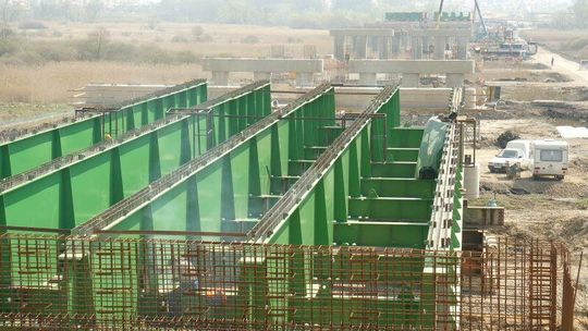 S17: Metalowe konstrukcje znikną pod betonem