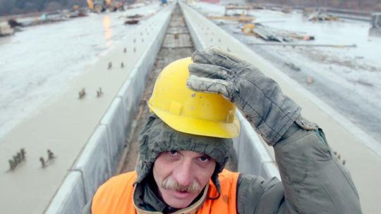 S17: Prace wykończeniowe na estakadzie