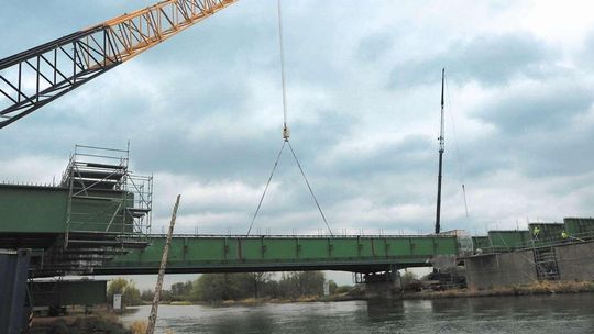 S17. Przerzucają most nad Wieprzem