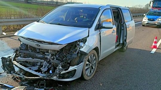 S17 w kierunku Lublina. Wypadek i troje dzieci w szpitalu