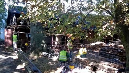 Sąd: „Dworek modrzewiowy” nie był w należyty sposób zabezpieczony przez uszkodzeniem