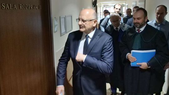 Sąd odroczył ogłoszenie wyroku ws. wygaśnięcia mandatu prezydenta Żuka [zdjęcia]