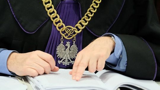 Sąd uniewinnił 32-latka, który zabił swojego ojca. "Walczył o swoje życie"