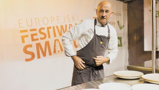 Sałatka i czekolada. Czyli nie każdy stół wielkanocny jest taki sam