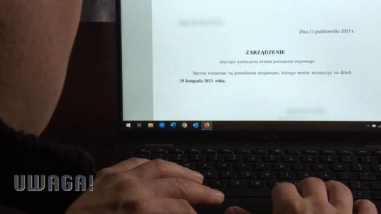 Sam wychowuje synów i wciąż musi płacić na nich alimenty. Jak to możliwe?