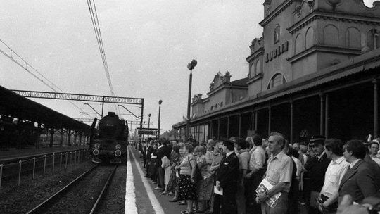 Samochód był wtedy szczytem marzeń. Jak podróżowaliśmy w PRL-u?
