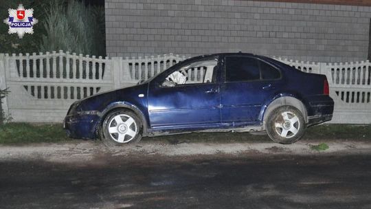 Samochód dachował, kierowca uwięziony w aucie. Był pijany