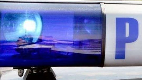 Samochód dostawczy staranował osobówkę, która uderzyła w pieszych