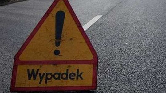 Samochód najechał na tył ciężarówki. Zginęły dwie osoby