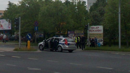 Samochód potrącił pieszą przy ul. Szeligowskiego