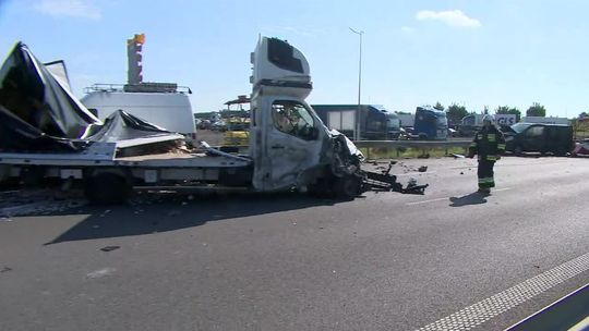Samochód wjechał w busy drogowców. Zginęły dwie osoby