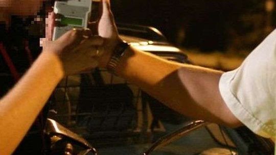 Samochód wypadł z drogi, nikt nie przyznaje się do kierowania