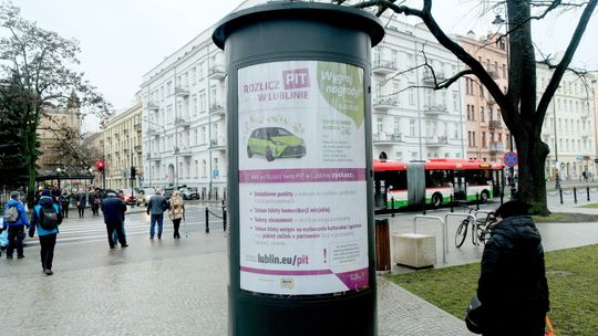 Samochód z napędem hybrydowym czeka na płacących podatki w Lublinie. Chętnych wielu
