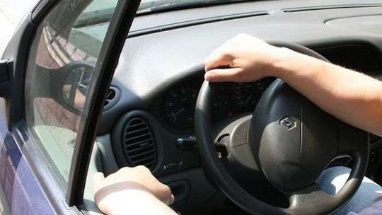 Samochodem bez prawa jazdy? Tak, ale tylko z opiekunem