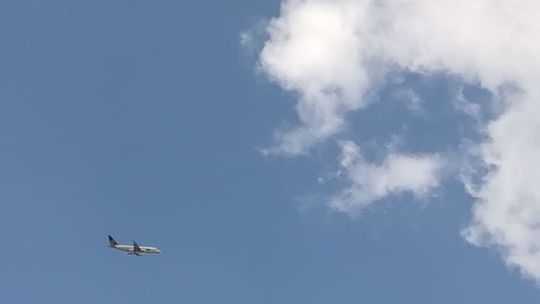 Samolot krążył nad Lublinem i nie lądował. Już wiadomo, co się stało