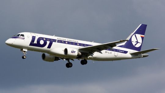 Samolot LOT wyjechał poza pas startowy na lotnisku w Moskwie
