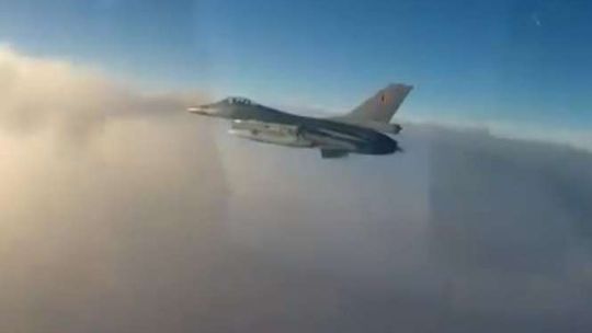 Samolot z Lublina do Londynu stracił kontakt z kontrolerami. Wysłano myśliwce [wideo]