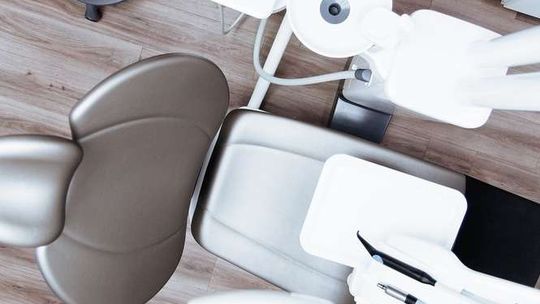 Samolotem do dentysty w Lublinie. Coraz więcej pacjentów leczy się właśnie u nas