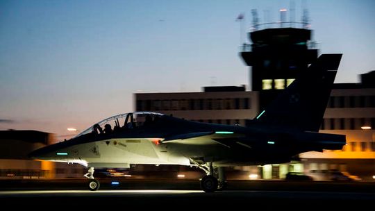 Samoloty szkoleniowe dla Szkoły Orląt wracają do fabryki we Włoszech