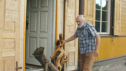 Samorodne rzeźby senatora 