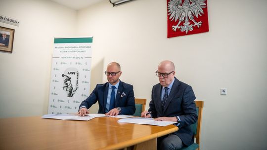 Samorząd bliżej uczelni. Skorzystają studenci i młodzieżowa drużyna pożarnicza