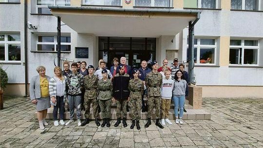 Samorządowcy za likwidacją szkoły w Dubience. A uczniowie, rodzice i nauczyciele walczą