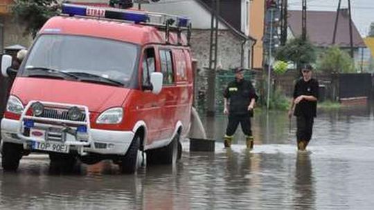 Sandomierz po ulewie. Zamknięte drogi, zalane domy (zdjęcia)